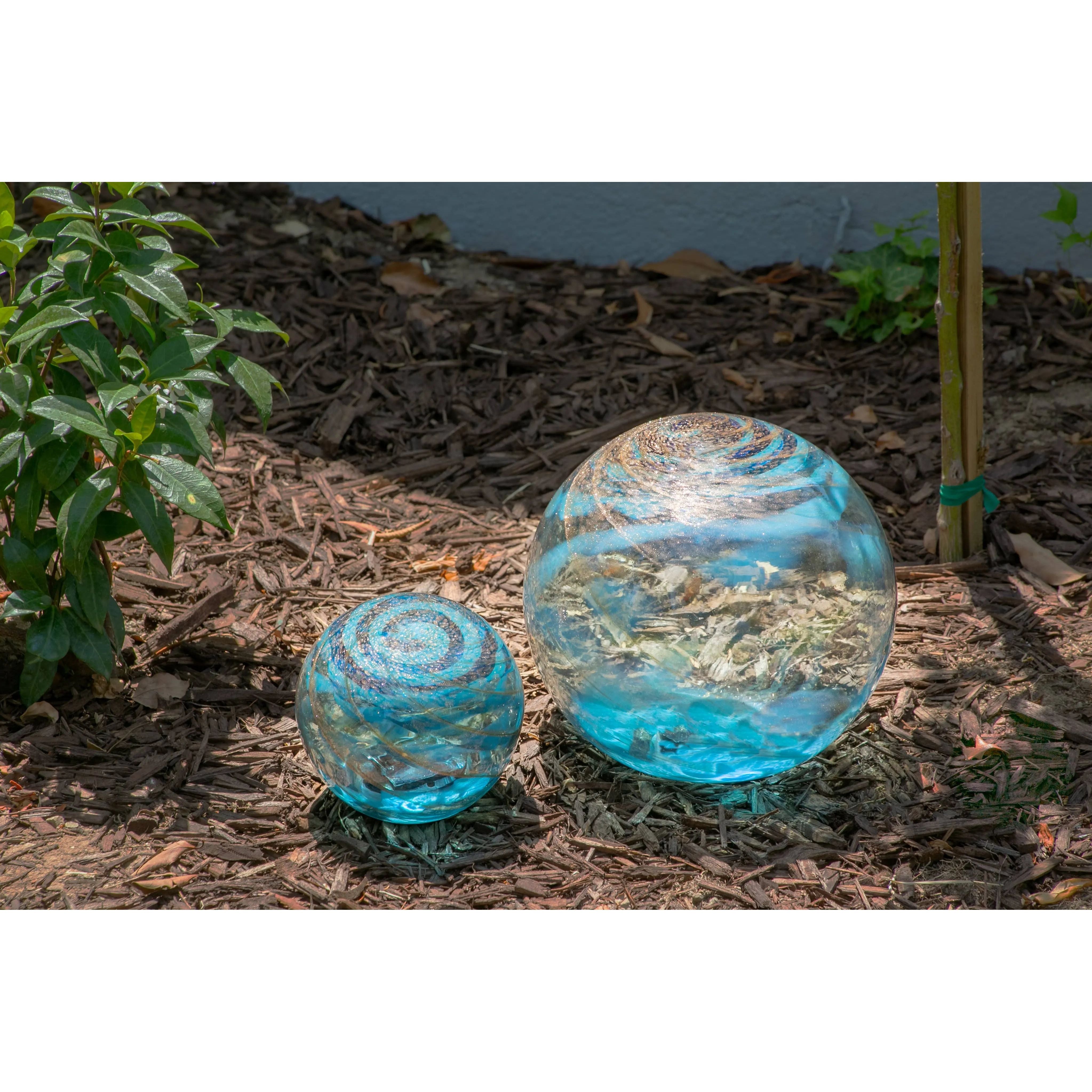 Art Glass Solar LED Orb, Light Blue w Gold Swirl: 5