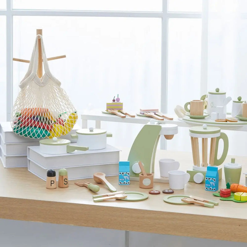 Frankfurt Interactive Wooden Play Kitchen Food with 11 Pieces Teamson Kids