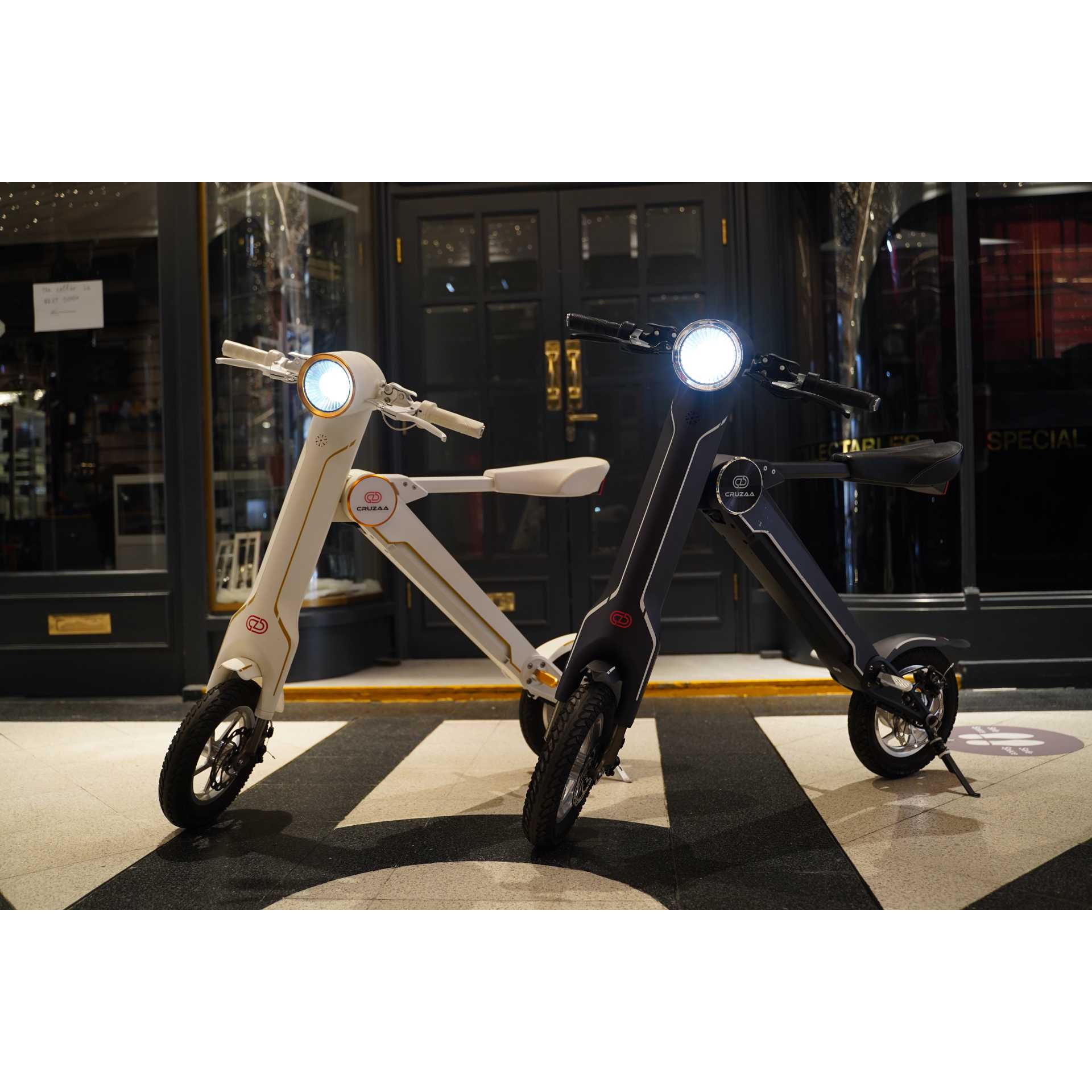 The Cruzaa Electric Scooter - 35km Range & 25kmh Top Speed Cruzaa Built in Bluetooth & Speakers + USB - Racing White Spirit Journeys