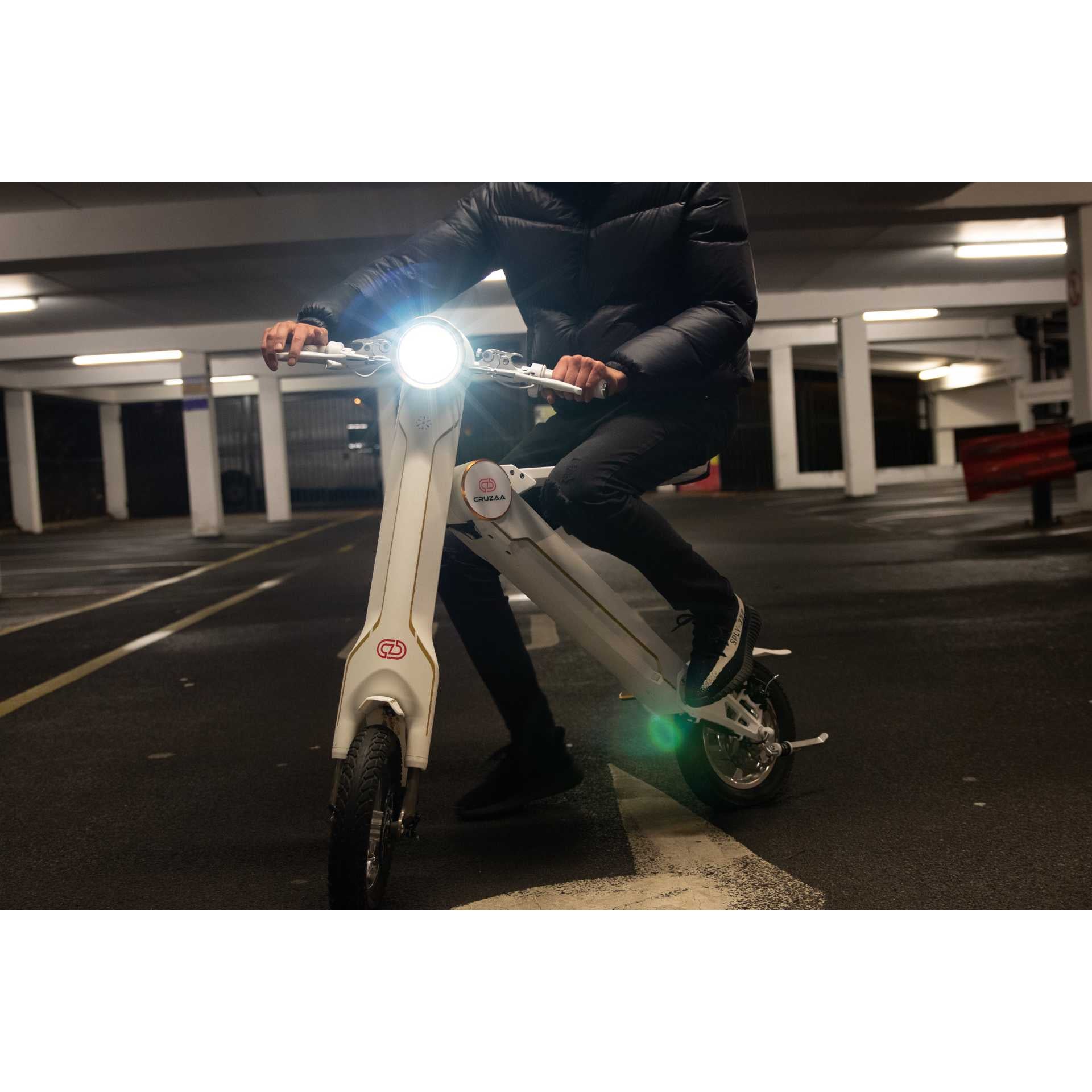 The Cruzaa Electric Scooter - 35km Range & 25kmh Top Speed Cruzaa Built in Bluetooth & Speakers + USB - Racing White Spirit Journeys